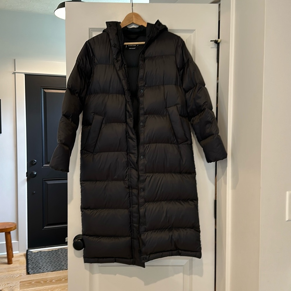Everlane ReDown sleeping bag puffer coat— like new, XXS
